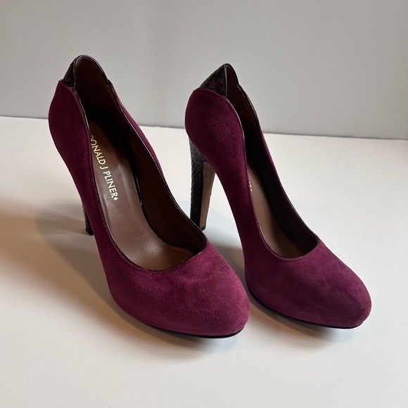 Donald J. Pliner Purple High Heeled Pumps - Picture 1 of 7